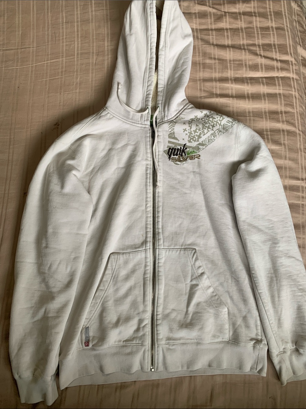 Quiksilver White Full-Zip Hooded Jacket with Subtle Chest Graphic
